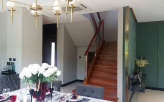 Cầu thang kính thi công và lắp đặt tại Nghệ An